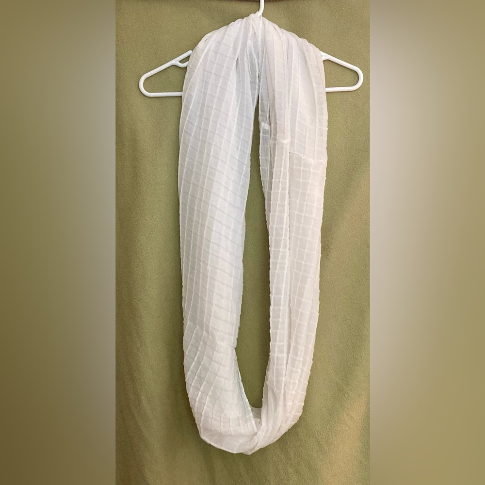 White Textured Infinity Scarf Size 28”x33”
